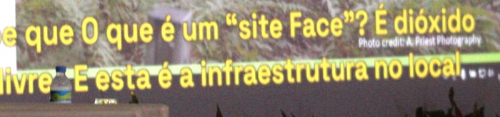 Recorte ampliado da legenda: “O que é um site Face? É dióxido de carbono ao ar livre. E esta é a infraestrutura no local.”